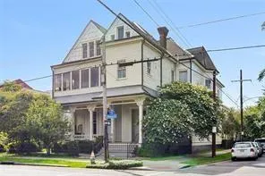 $1,950 | 2301 Magazine Street, Unit A, New Orleans, LA 70130