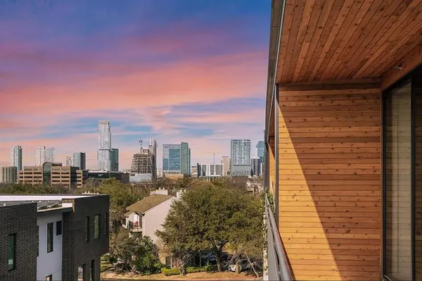 $2,900 | 900 South 1st Street, Unit 217, Austin, TX 78704