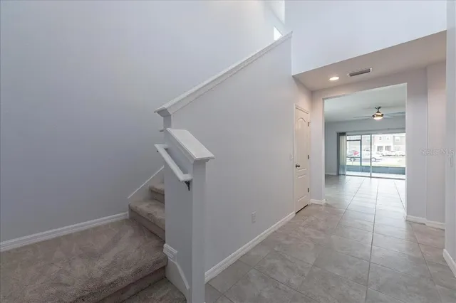 a view of an entryway with a livingroom