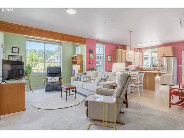$544,500 | 172 Oakleigh Lane, Unit 513, Eugene, OR 97404