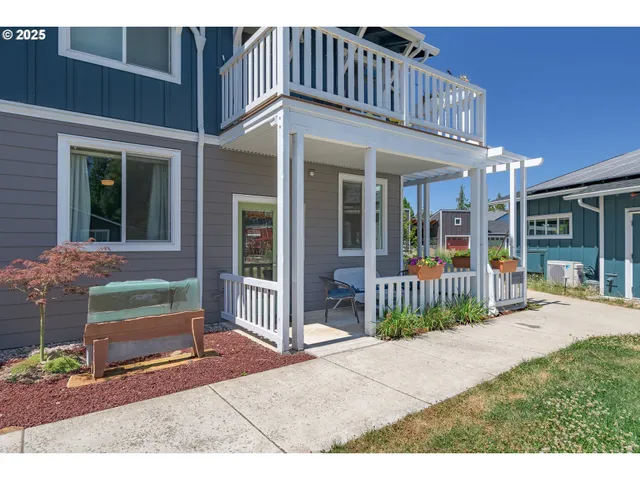 $544,500 | 172 Oakleigh Lane, Unit 513, Eugene, OR 97404