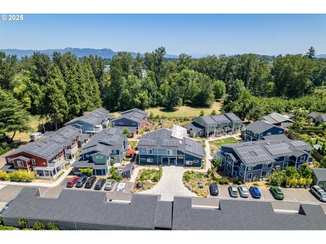 $544,500 | 172 Oakleigh Lane, Unit 513, Eugene, OR 97404