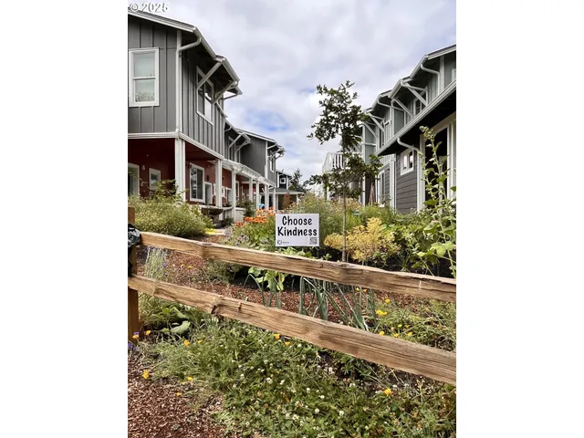 $544,500 | 172 Oakleigh Lane, Unit 513, Eugene, OR 97404