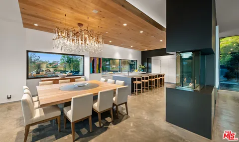 $12,000,000 | 2341 Gloaming Way, Beverly Hills, CA 90210