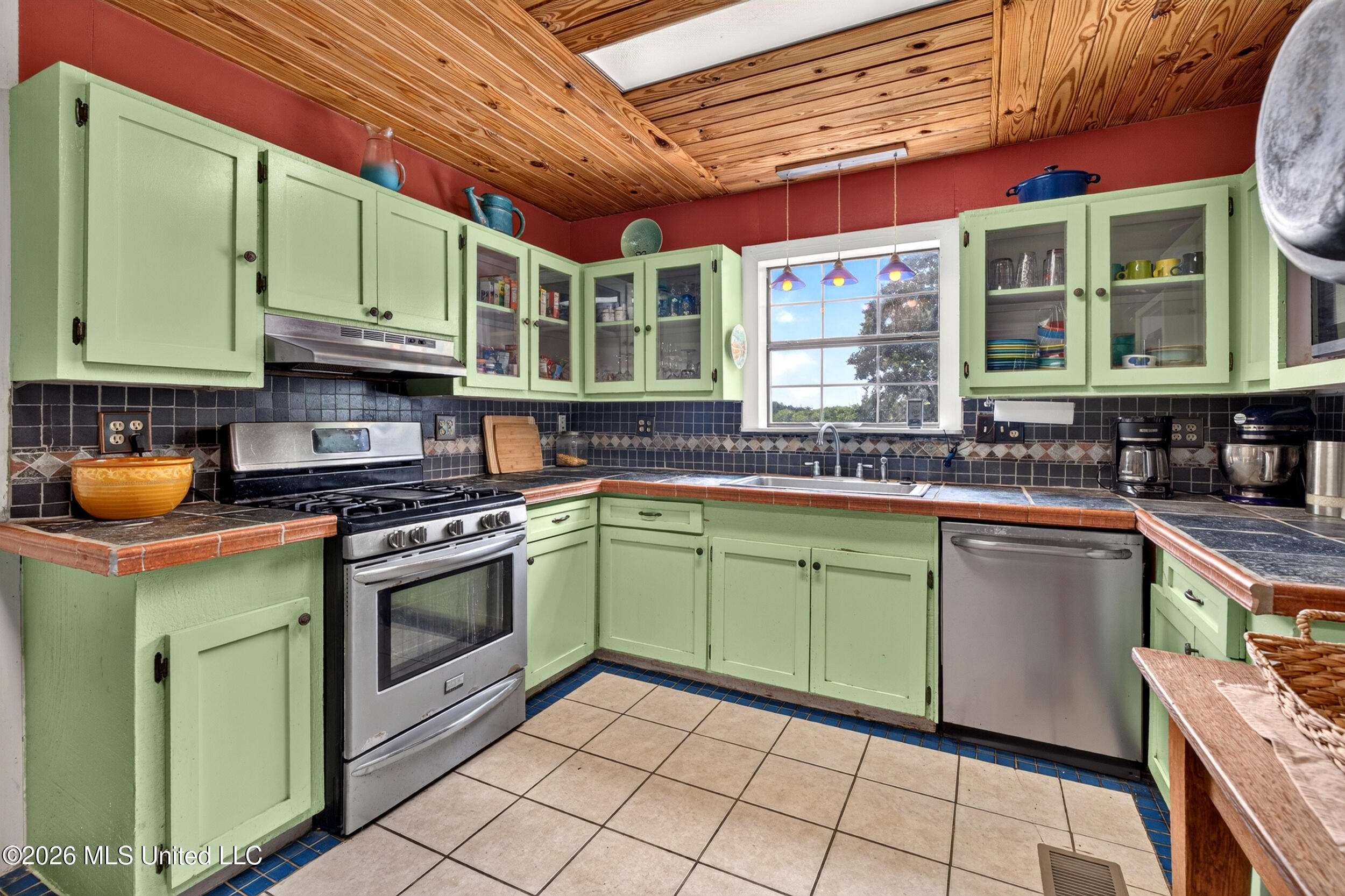 574 Slade Woodward Road Poplarville, MS 39470 - Photo 21 of 106 21_kitchen