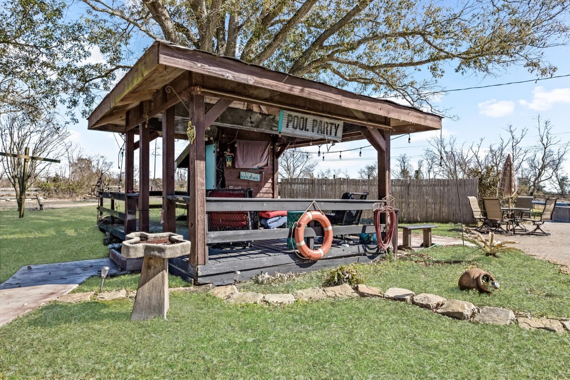909 Turner Road Beaumont, TX 77713 - Photo 28 of 43 an outdoor space with patio