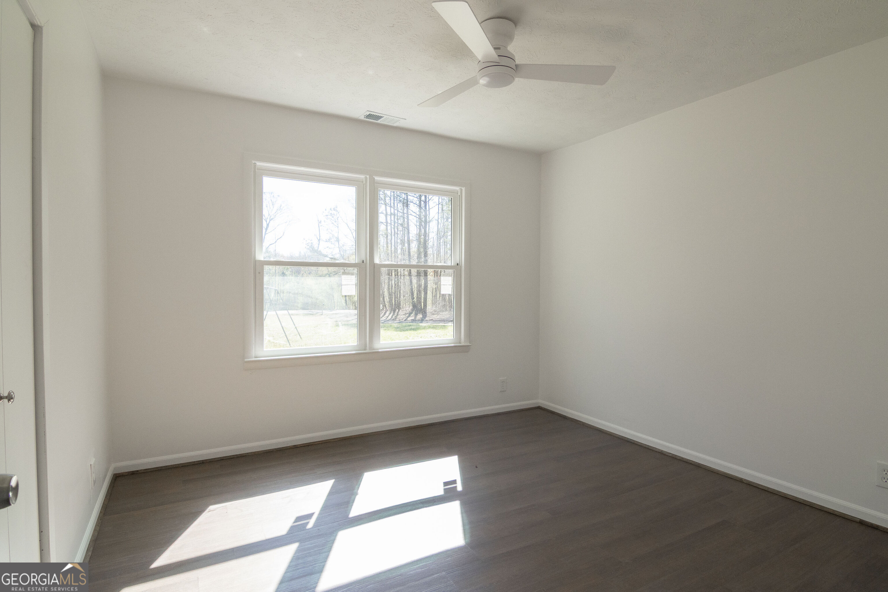 331 Deerfield Road Hogansville, GA 30230 - Photo 34 of 62 an empty room with a window