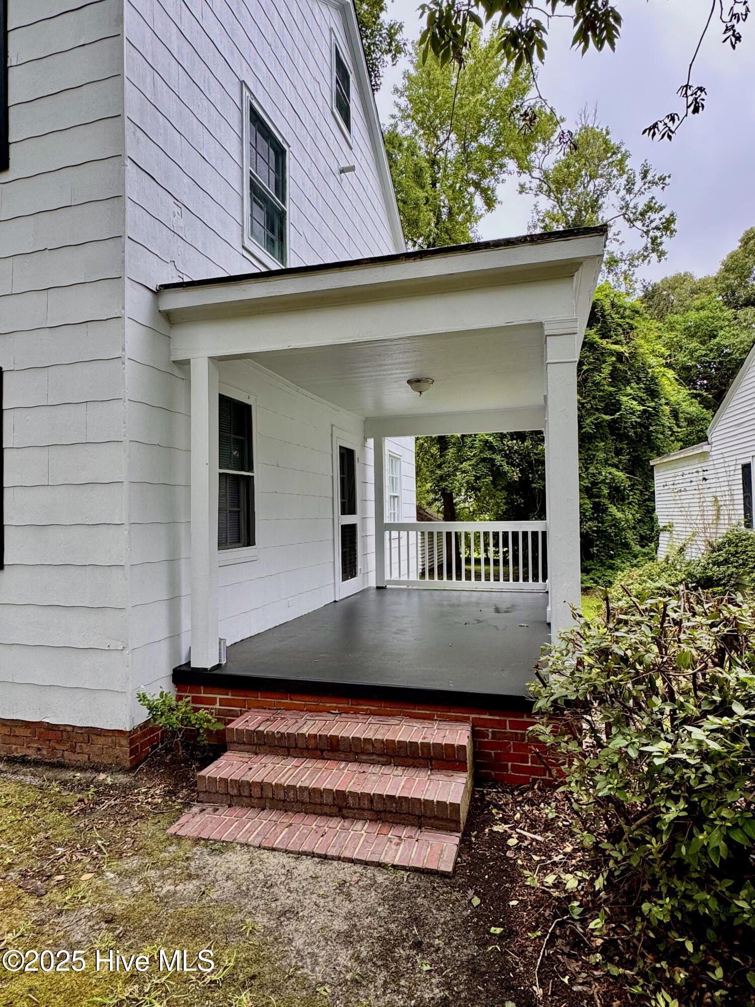 306 Wilson Avenue Kinston, NC 28501 - Photo 4 of 61 IMG_5605