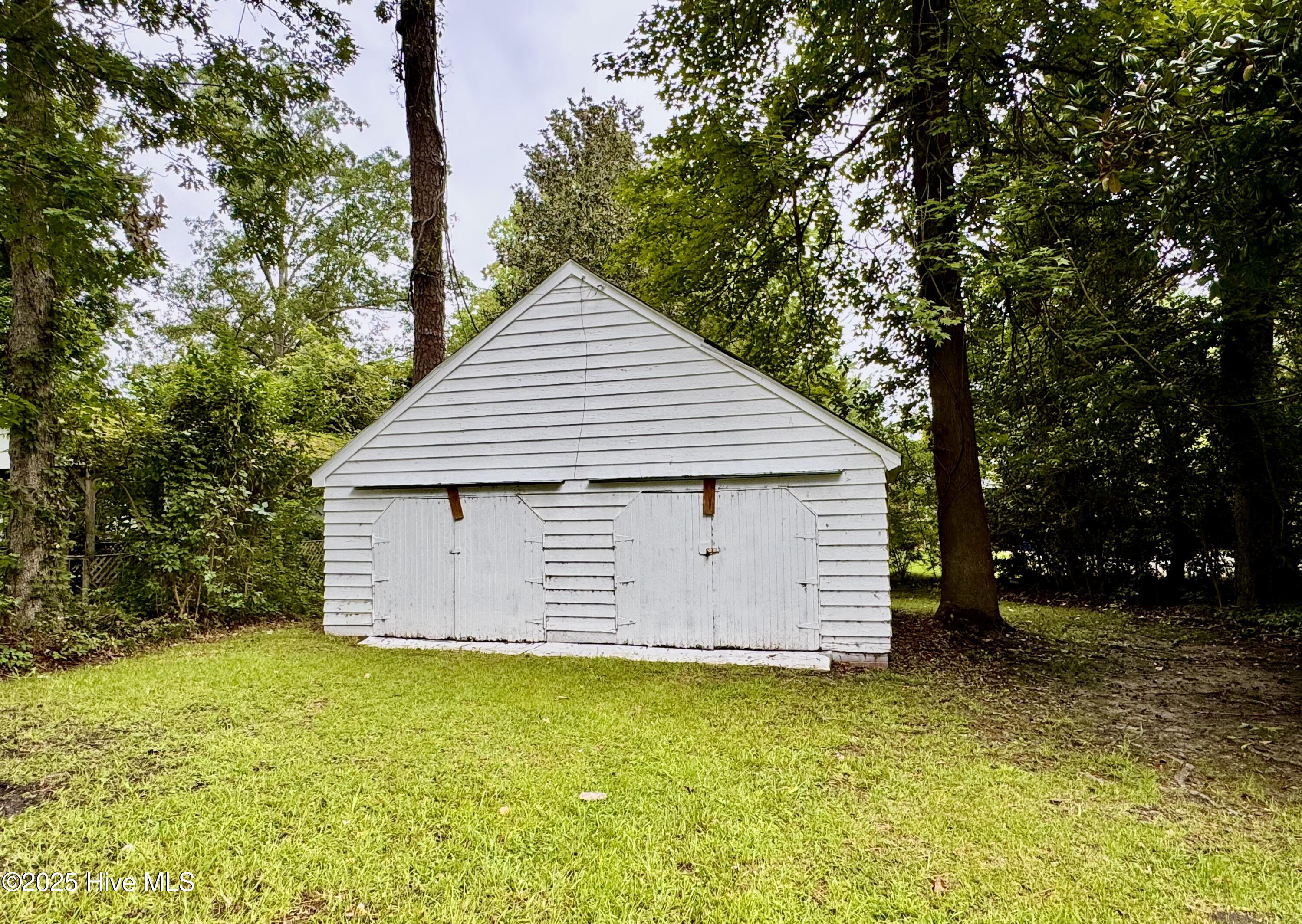 306 Wilson Avenue Kinston, NC 28501 - Photo 8 of 61 IMG_5622