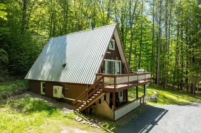 $535,000 | 400 East Lake Road, Ludlow, VT 05149