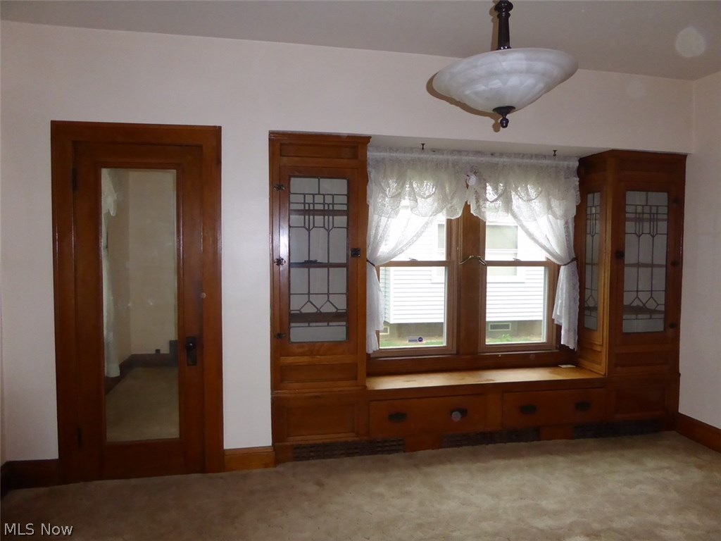 3828 Silsby Road Cleveland, OH 44111 - Photo 3 of 19 Gallery Image 3