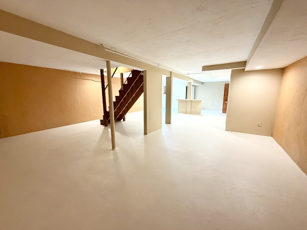 45 Dillon Street Worcester, MA 01604 - Photo 30 of 33