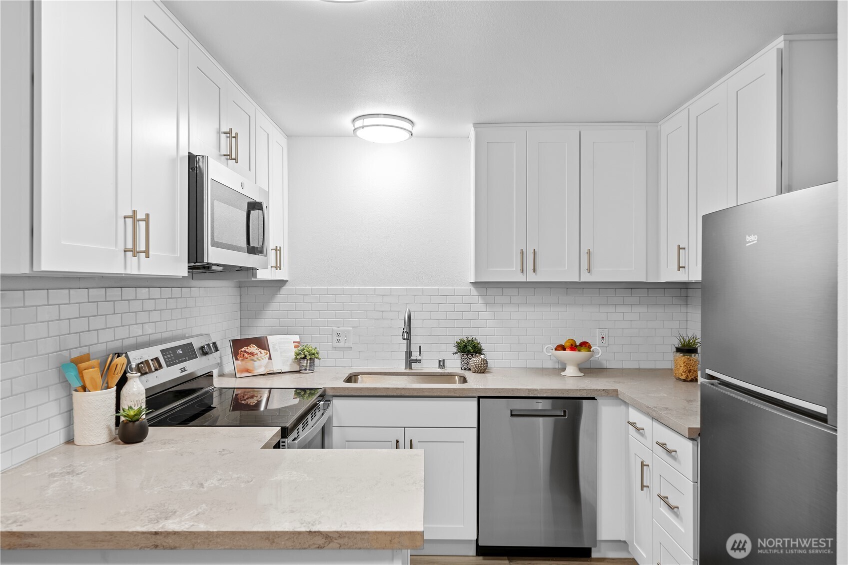 13932 Northeast 60th Street, Unit 150 Redmond, WA 98052 - Photo 6 of 24