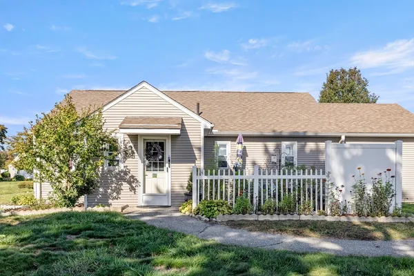 $250,500 | 1183 James Street, Unit 1183, Chicopee, MA 01022