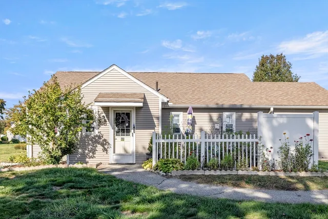 $255,000 | 1183 James Street, Unit 1183, Chicopee, MA 01022