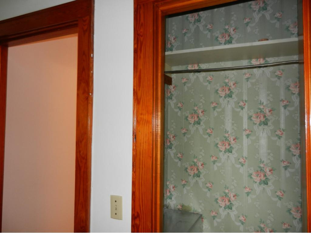 1057 Smalling Road Johnson City, TN 37601 - Photo 16 of 36 Closet in Bedroom 1