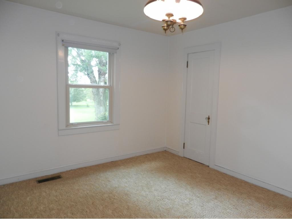 1057 Smalling Road Johnson City, TN 37601 - Photo 18 of 36 Bedroom 2 Additional Photo