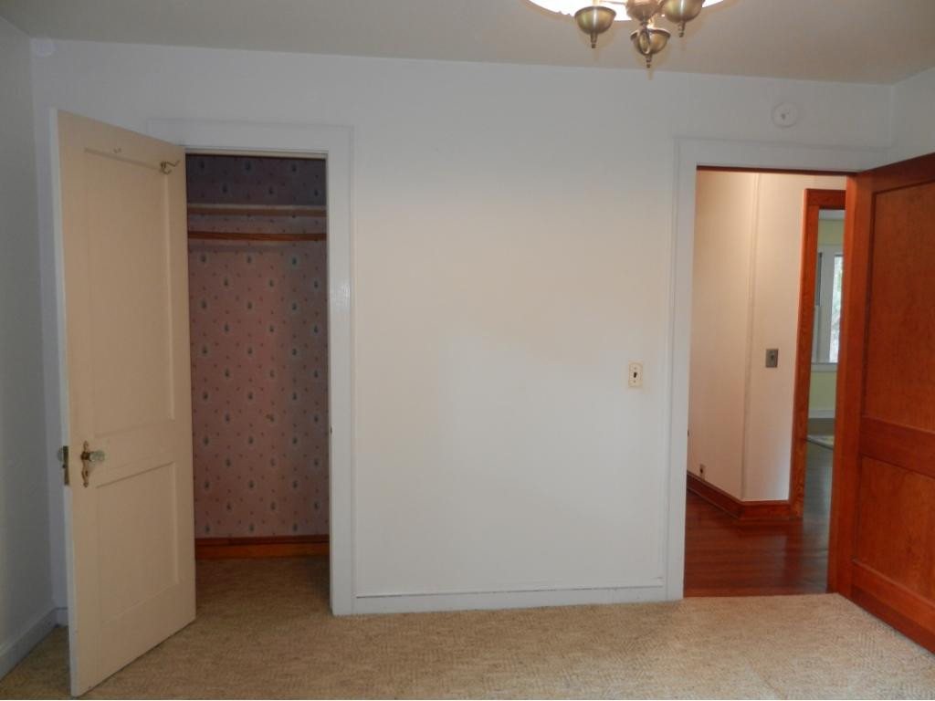 1057 Smalling Road Johnson City, TN 37601 - Photo 19 of 36 Closet in Bedroom 2