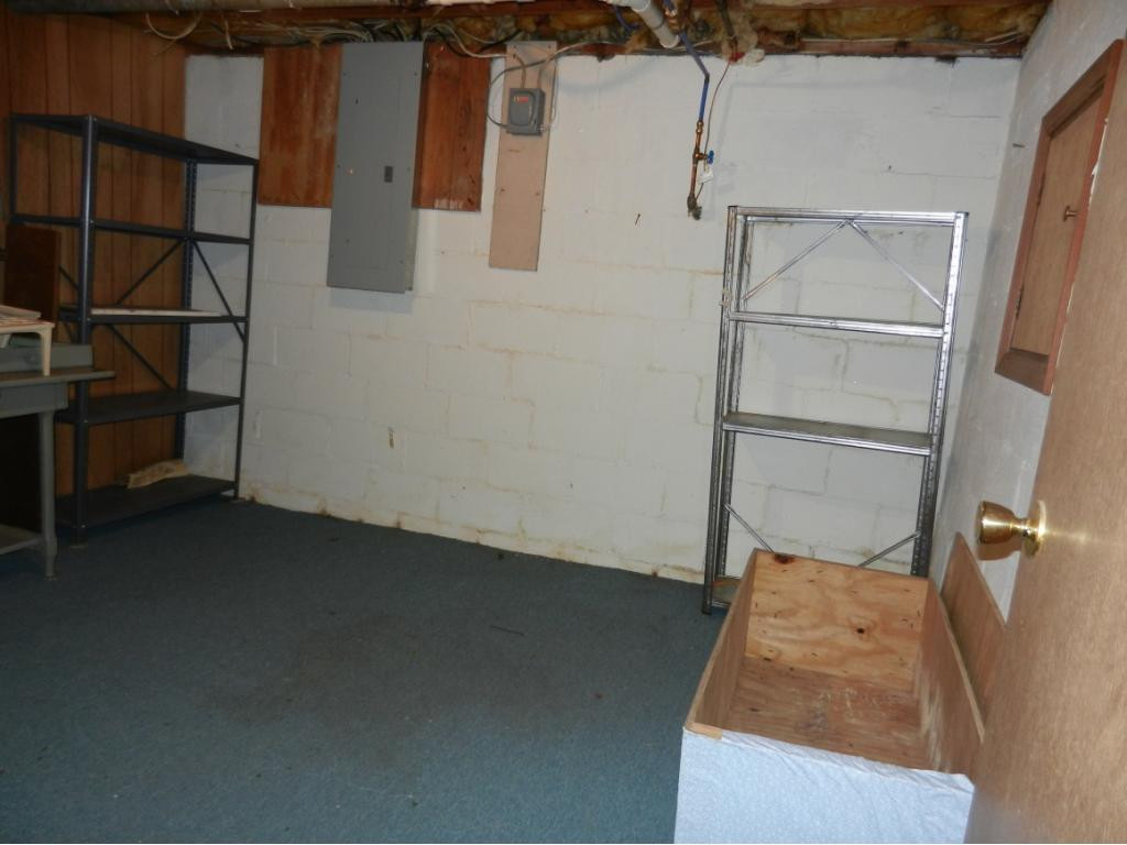 1057 Smalling Road Johnson City, TN 37601 - Photo 28 of 36 Additional Room in Basement