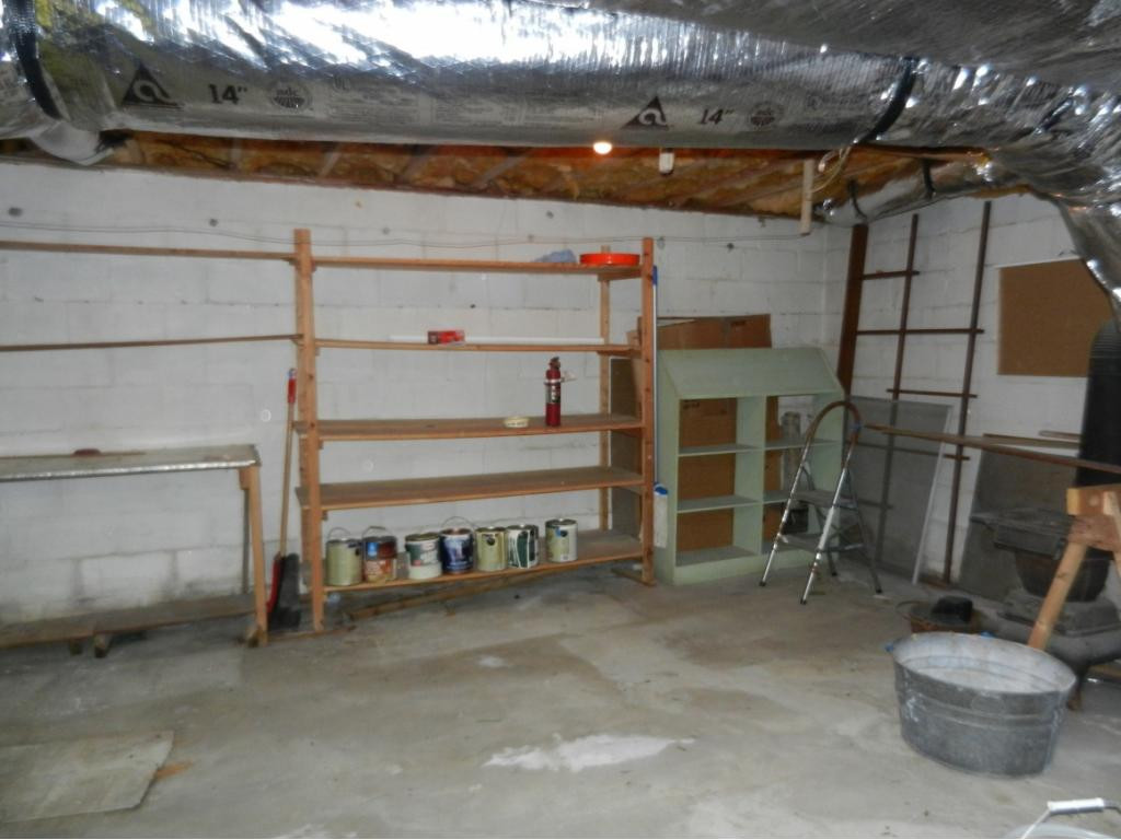 1057 Smalling Road Johnson City, TN 37601 - Photo 29 of 36 Basement w lots of storage