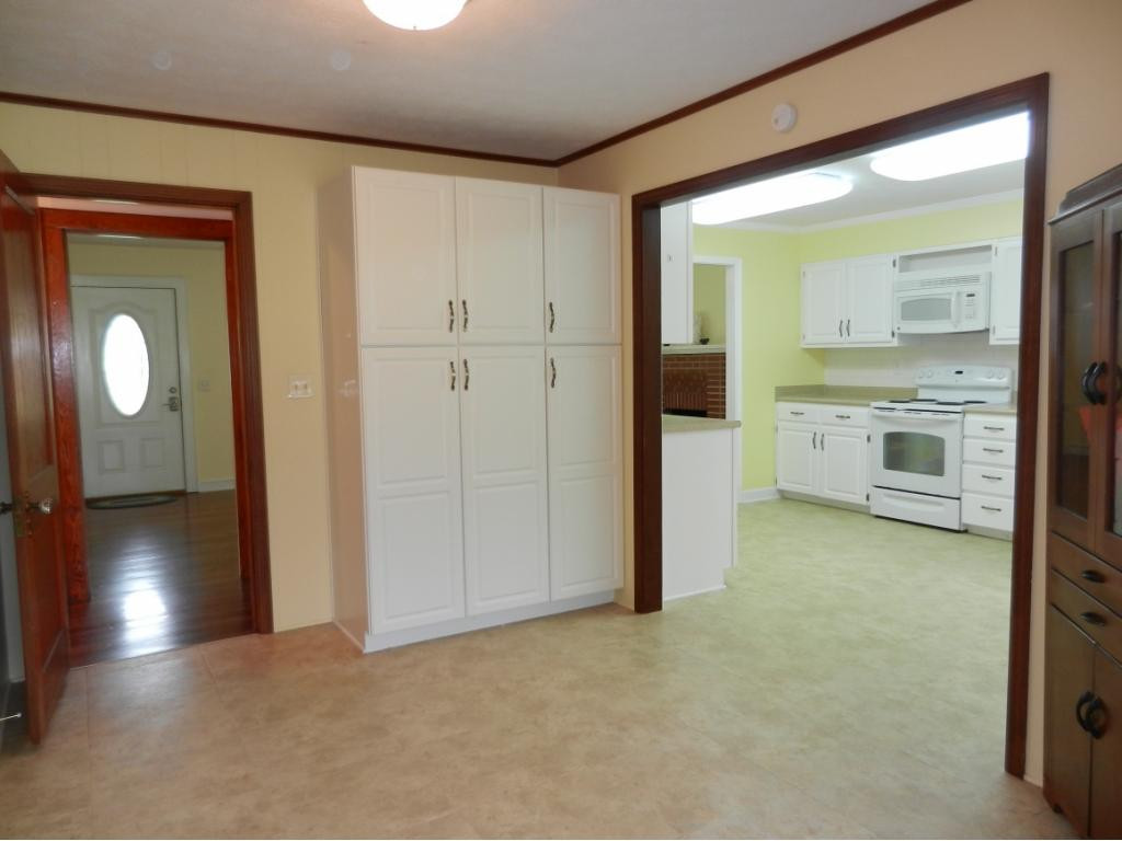 1057 Smalling Road Johnson City, TN 37601 - Photo 9 of 36 Dining Room