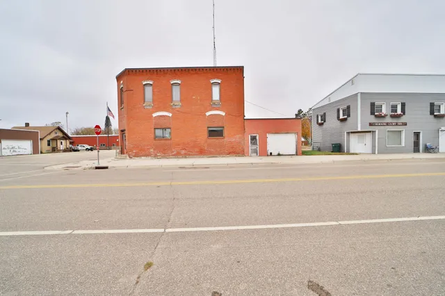 $25,000 | 101 Main Street West, Eagle Bend, MN 56446