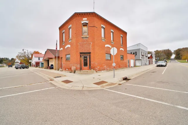 $25,000 | 101 Main Street West, Eagle Bend, MN 56446