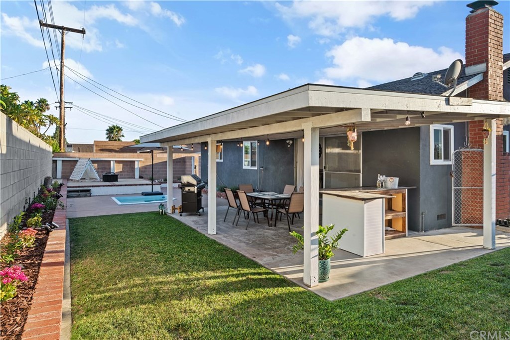 4902 McCormack Lane Placentia, CA 92870 - Photo 5 of 16 a view of a house with patio
