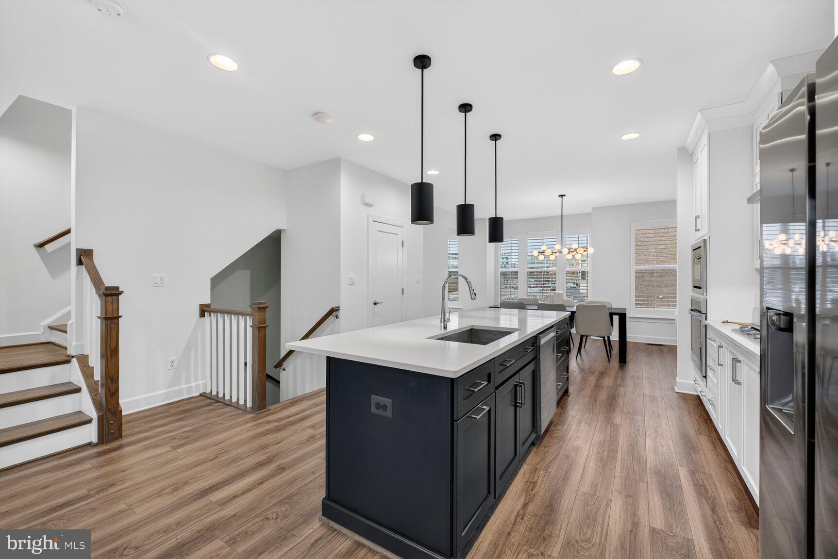 5241 Ridgeview Retreat Drive Chantilly, VA 20151 - Photo 8 of 32