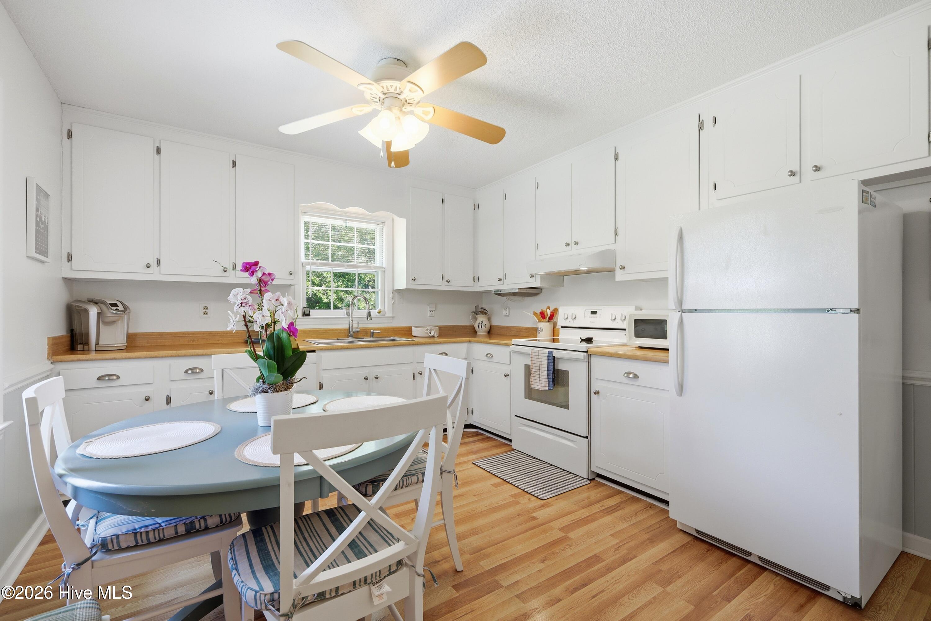105 Straits Haven Road Beaufort, NC 28516 - Photo 9 of 38