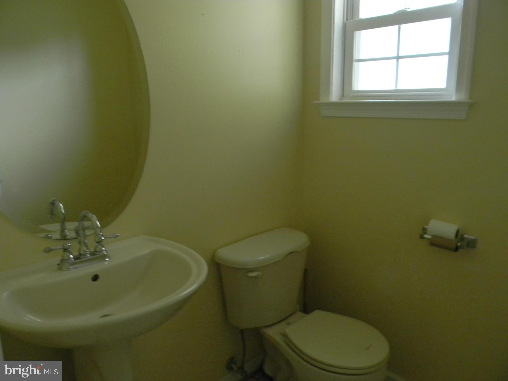 1686 Kendrick Ford Road Front Royal, VA 22630 - Photo 15 of 28 Bath