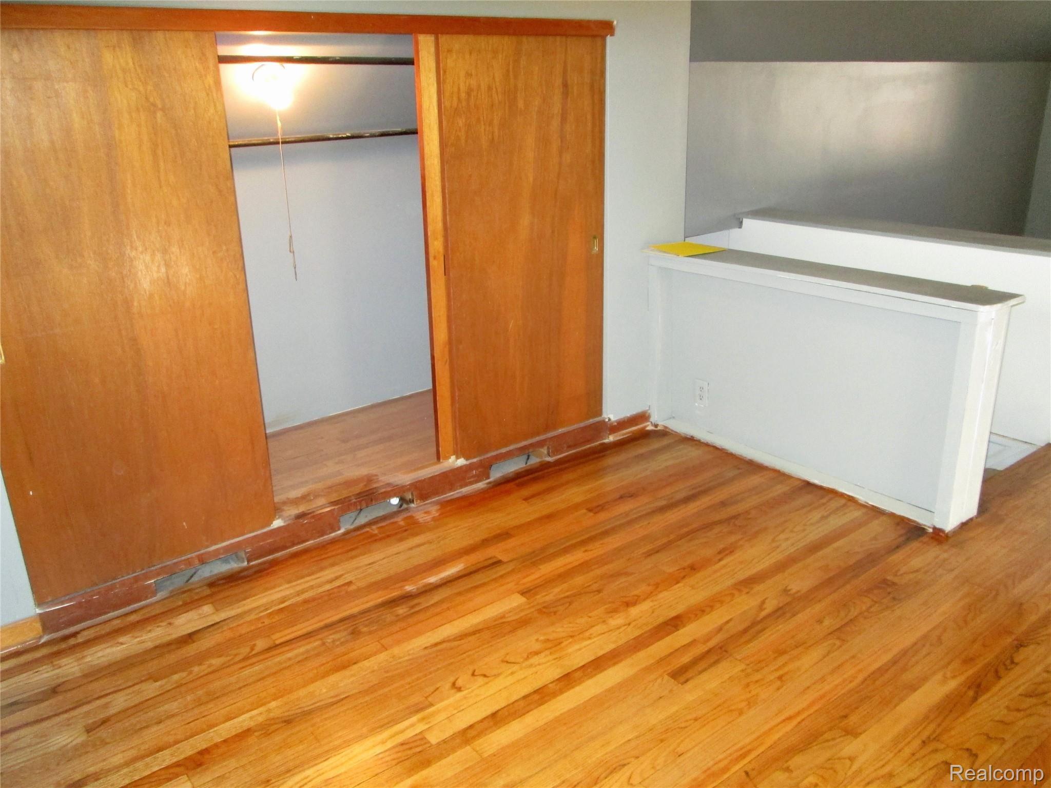 415 Sherbourne Street Inkster, MI 48141 - Photo 15 of 25 Master bedroom 3.jpg