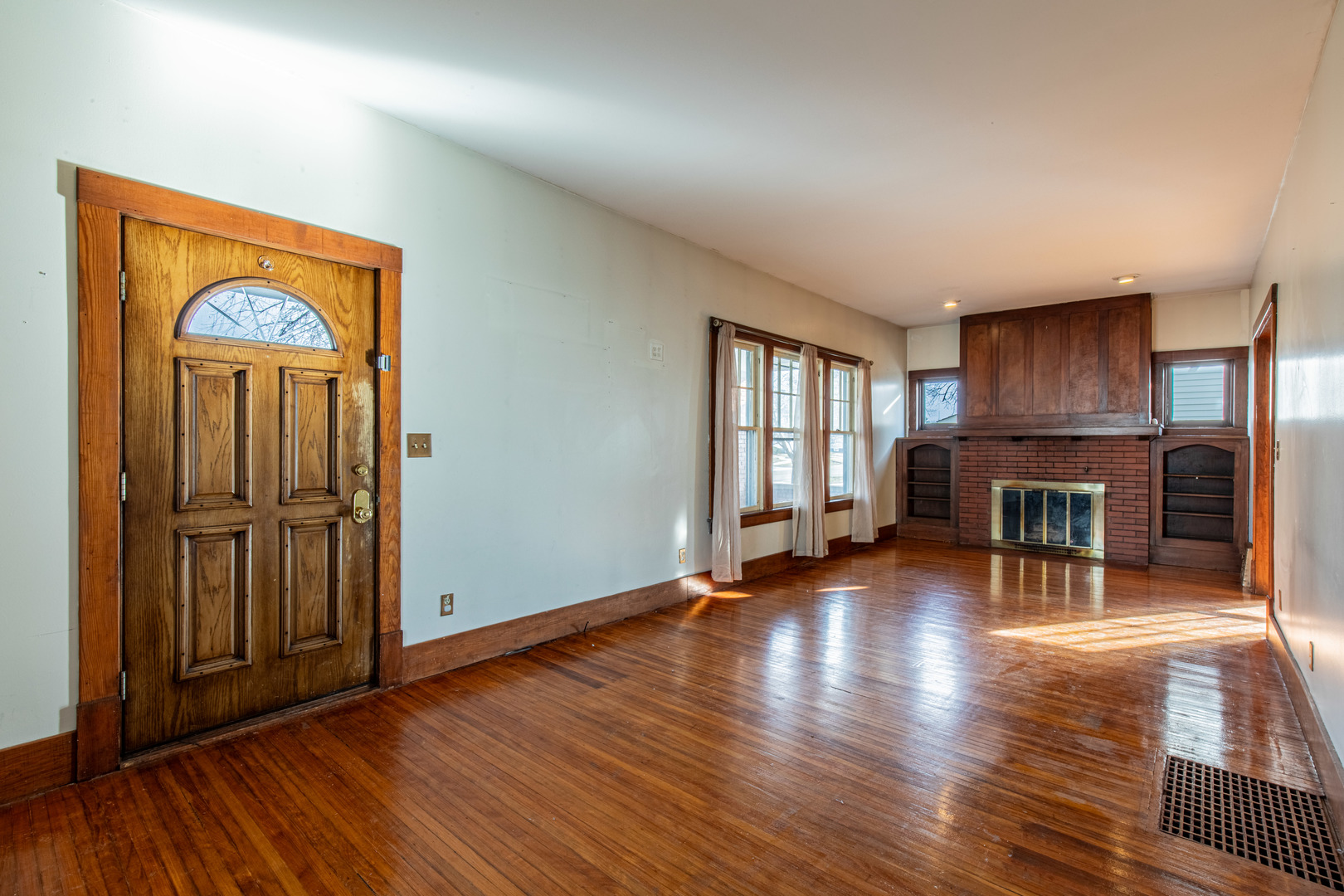 308 North Main Street Princeton, IL 61356 - Photo 4 of 34