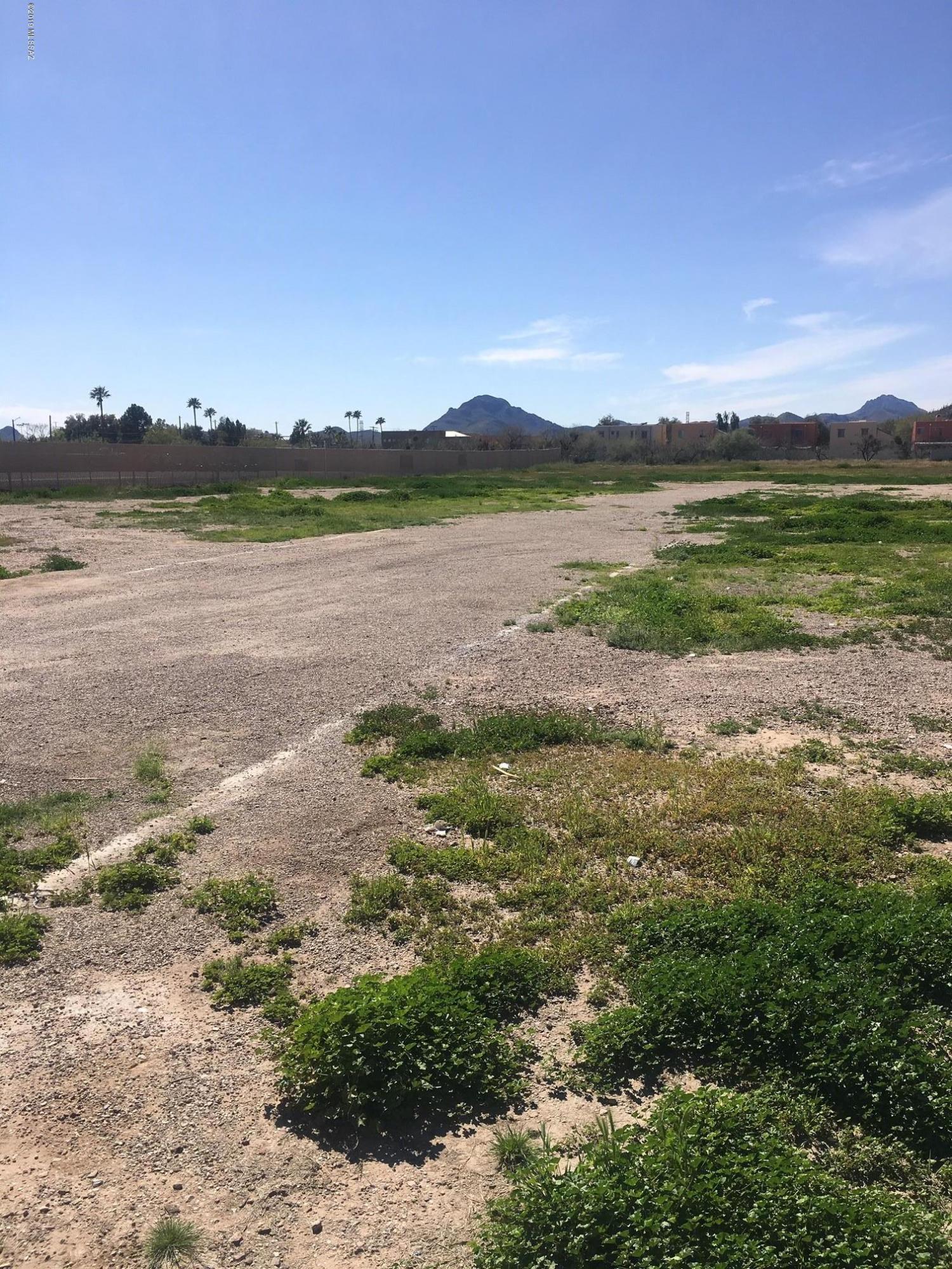 1114 South Farmington Road Tucson, AZ 85713 - Photo 2 of 5