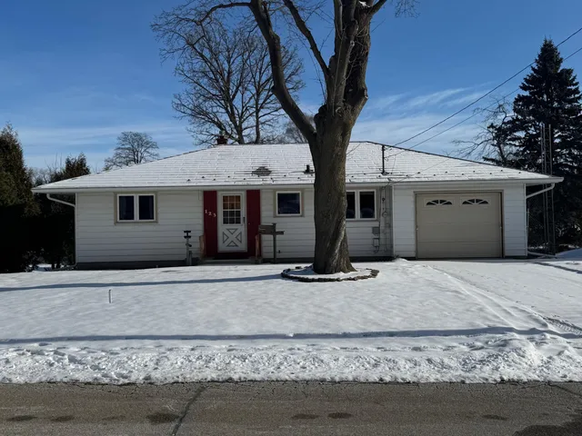 $374,900 | 123 Riverview Drive, Waterford, WI 53185
