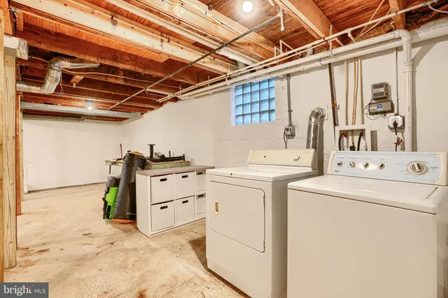 a view of a house with a big yard