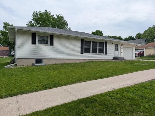 $209,500 | 377 1st Street Southwest, Wells, MN 56097
