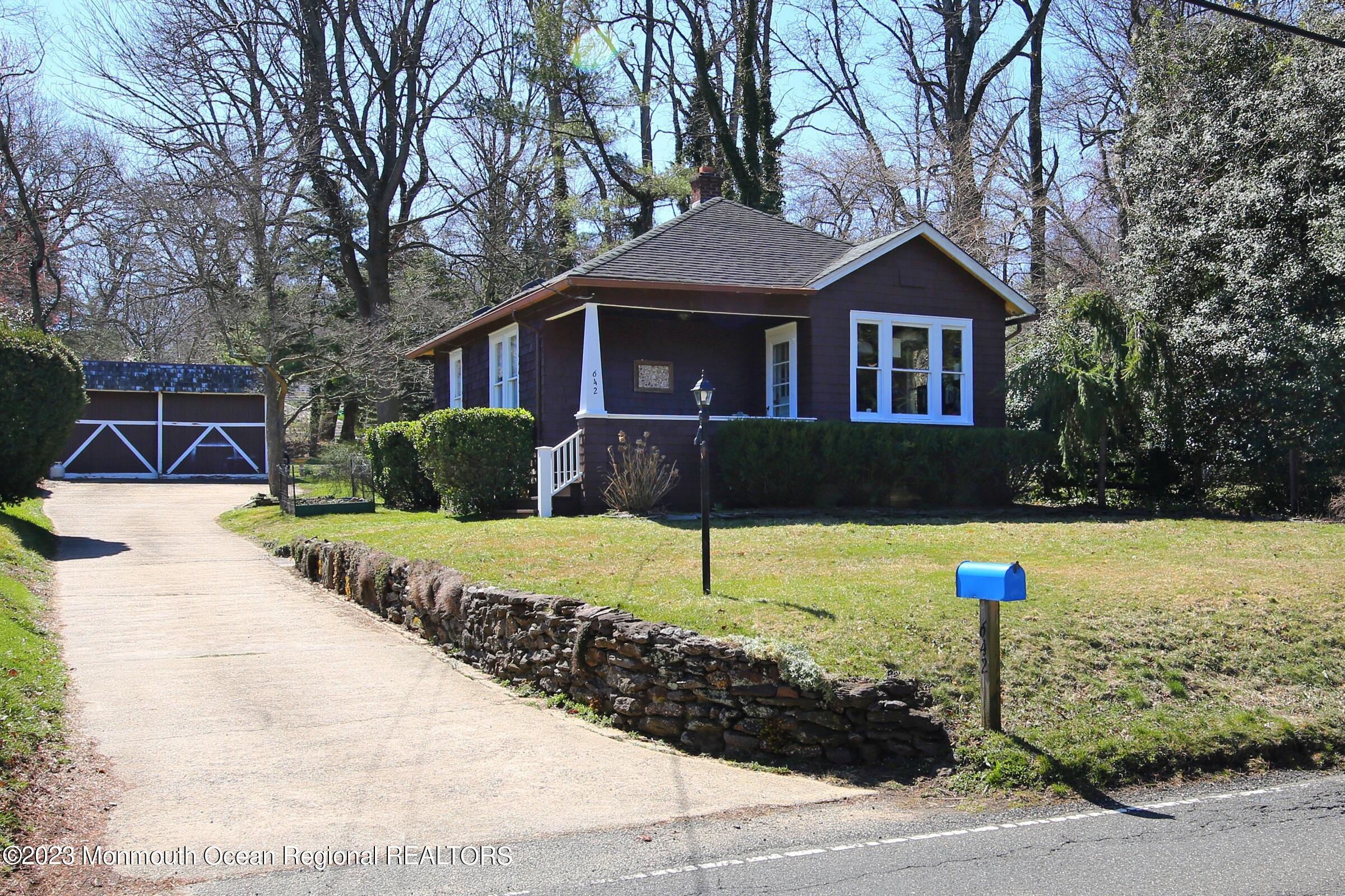 642 Locust Point Road Rumson, NJ 07760 - Photo 7 of 32 IMG_2623a