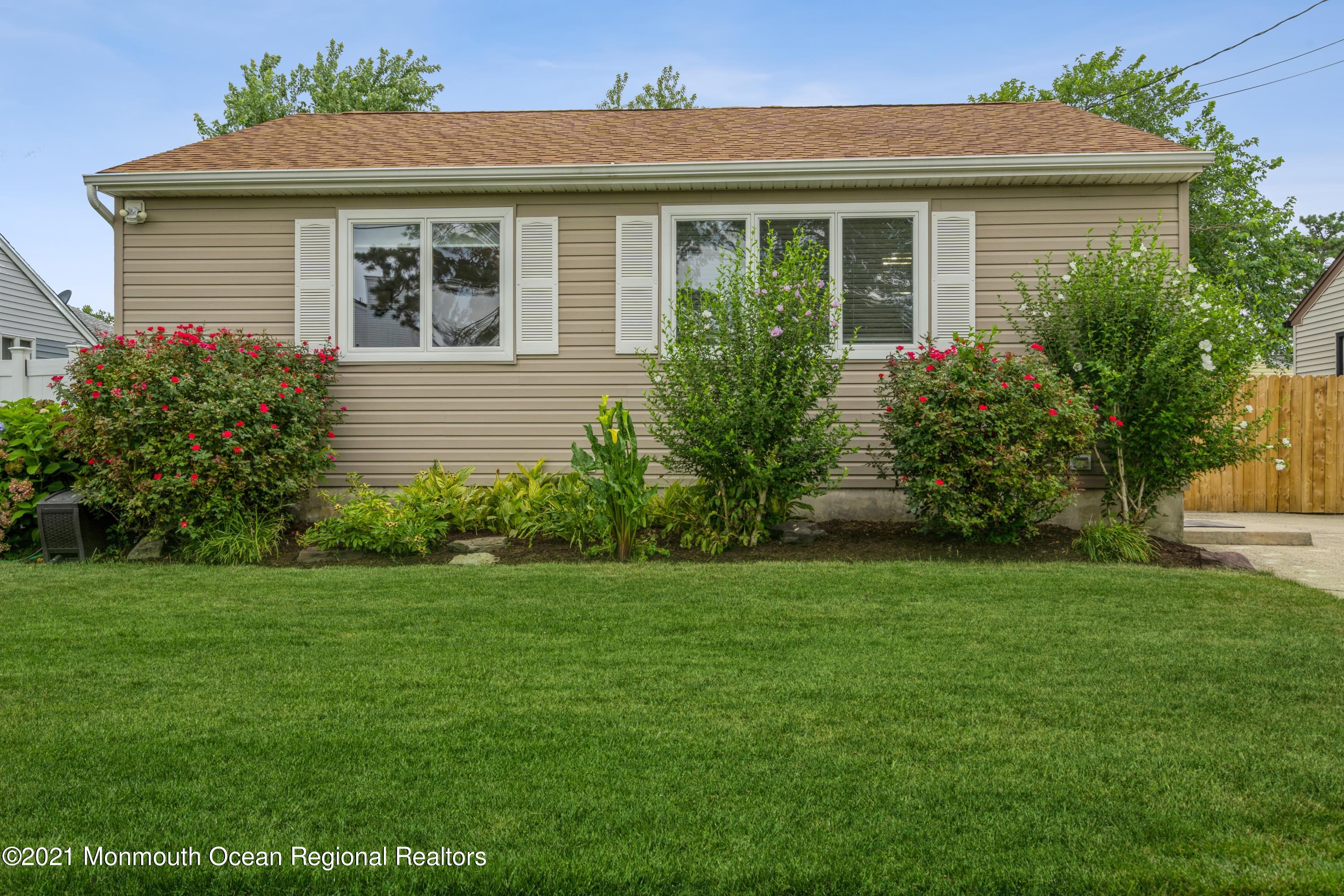 222 Swan Road Brick, NJ 08723 - Photo 1 of 27 222 Swan 1