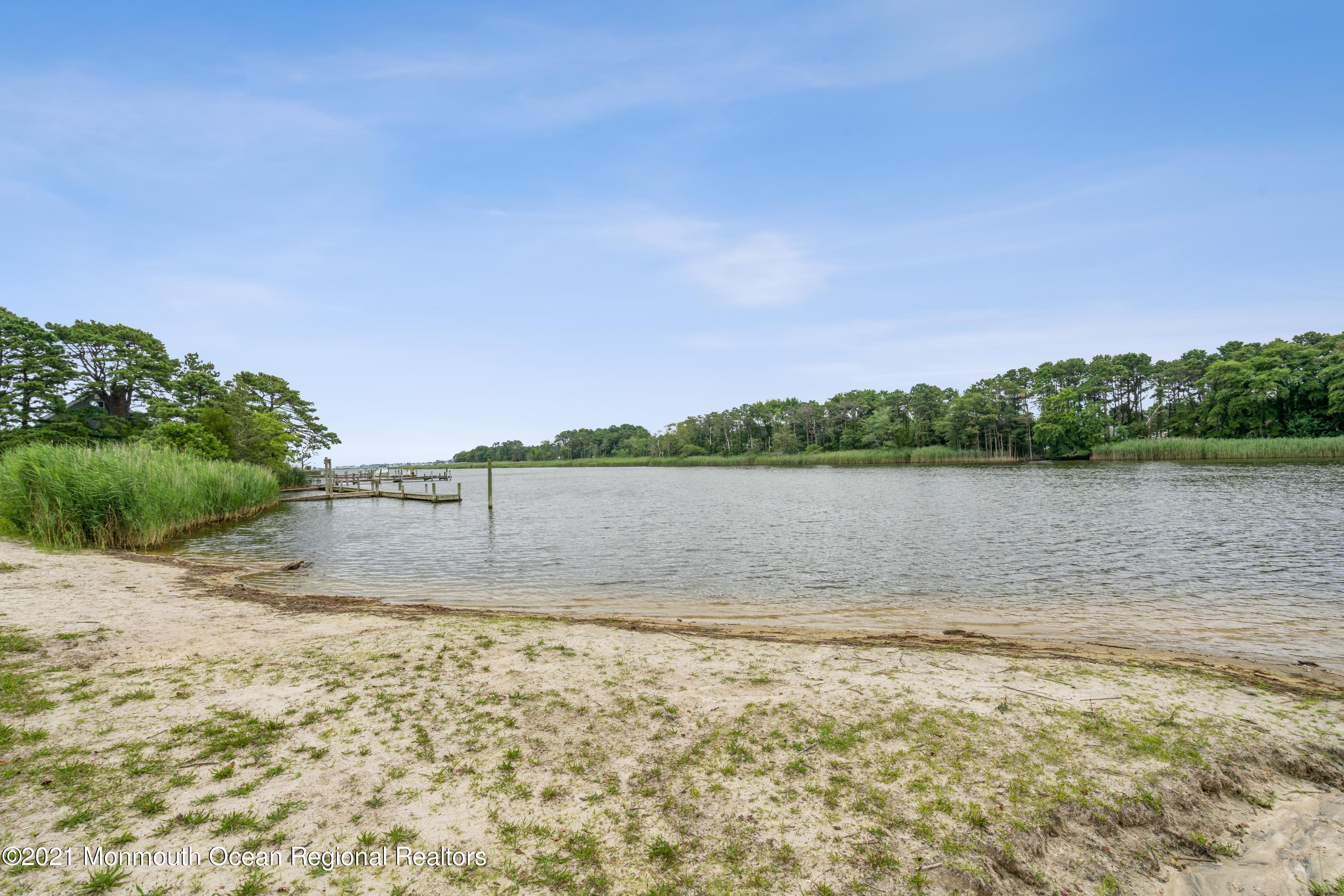 222 Swan Road Brick, NJ 08723 - Photo 3 of 27 222 Swan 3