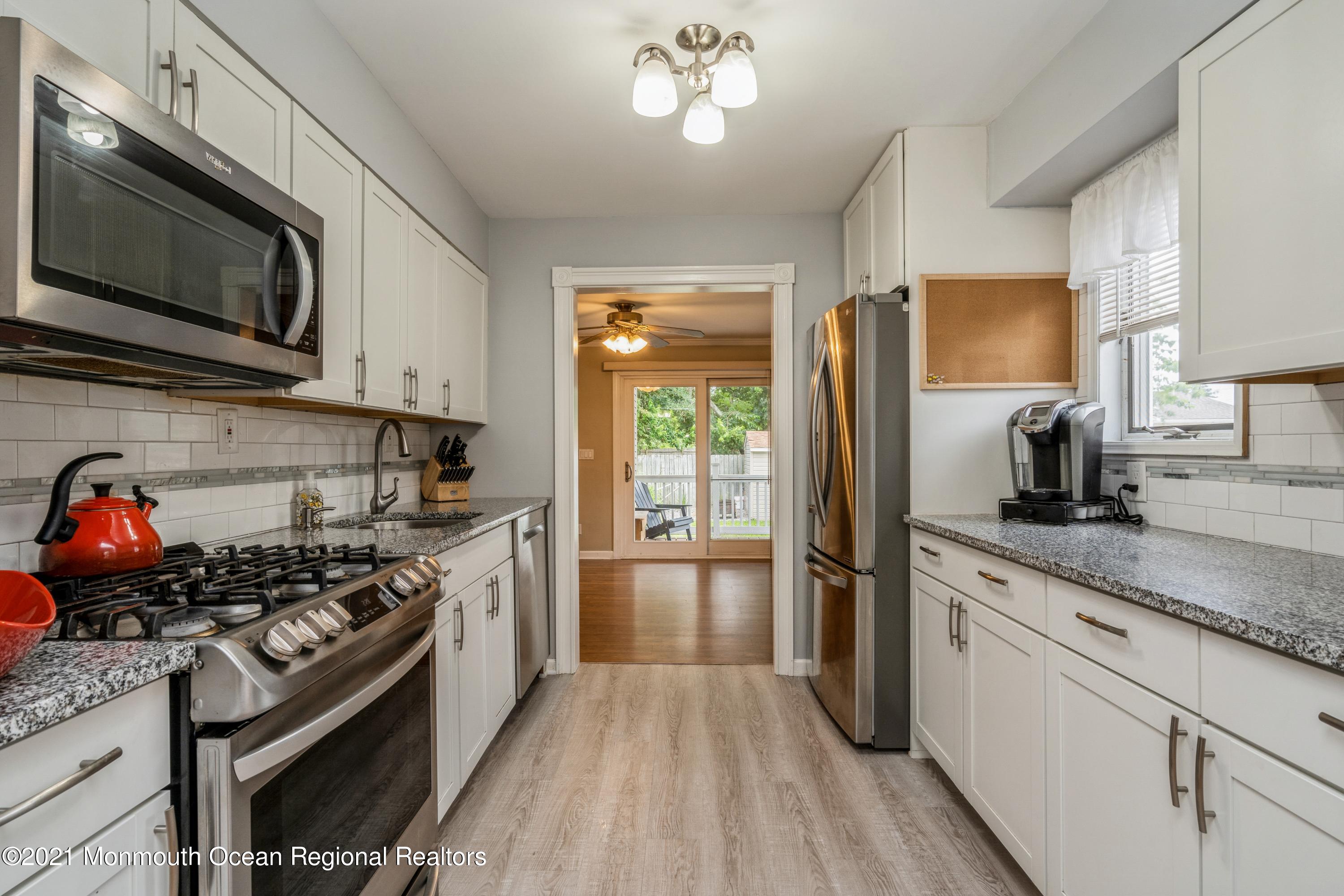 222 Swan Road Brick, NJ 08723 - Photo 7 of 27 222 Swan 7
