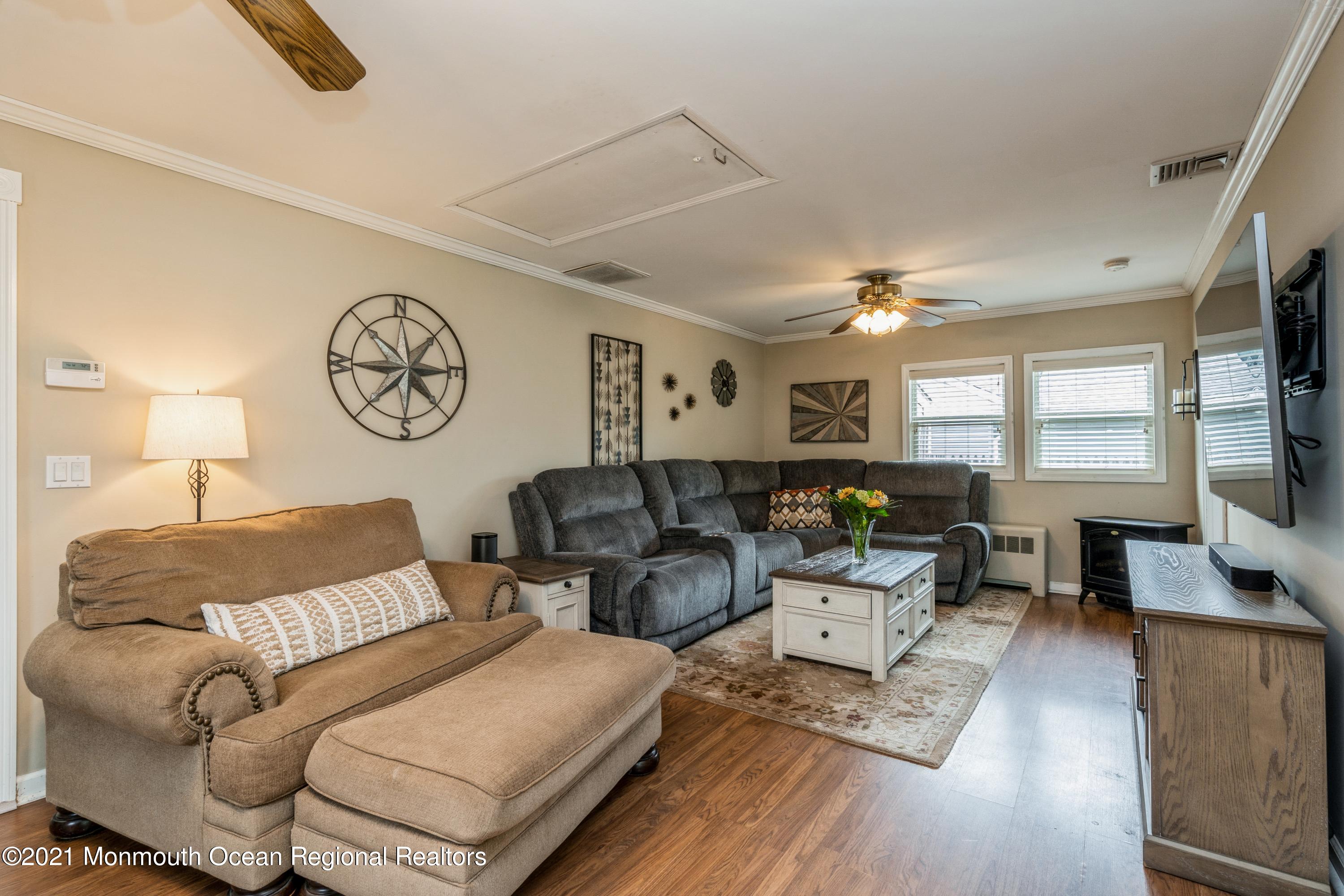 222 Swan Road Brick, NJ 08723 - Photo 8 of 27 222 Swan 8