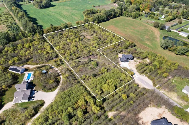 $259,900 | 3498 Braebu0rn Orch Drive Northeast, Cedar Springs, MI 49319