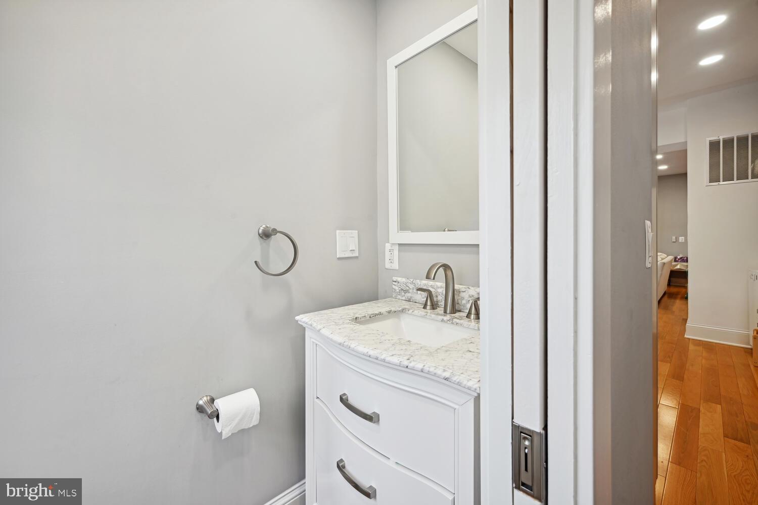 522 F Street Northeast Washington, DC 20002 - Photo 12 of 30