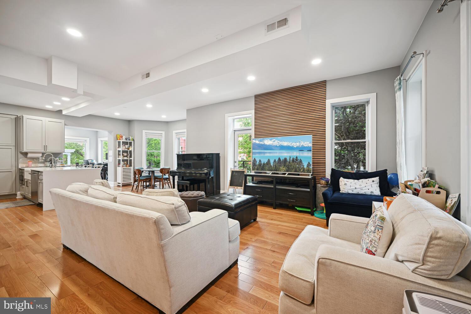 522 F Street Northeast Washington, DC 20002 - Photo 3 of 30