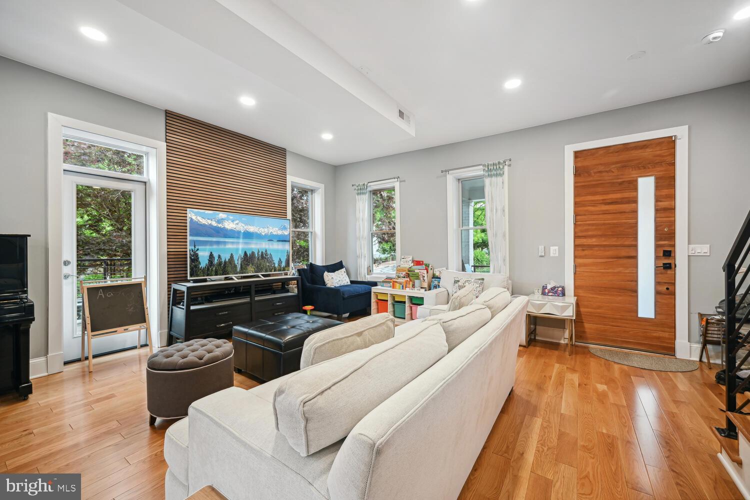 522 F Street Northeast Washington, DC 20002 - Photo 4 of 30