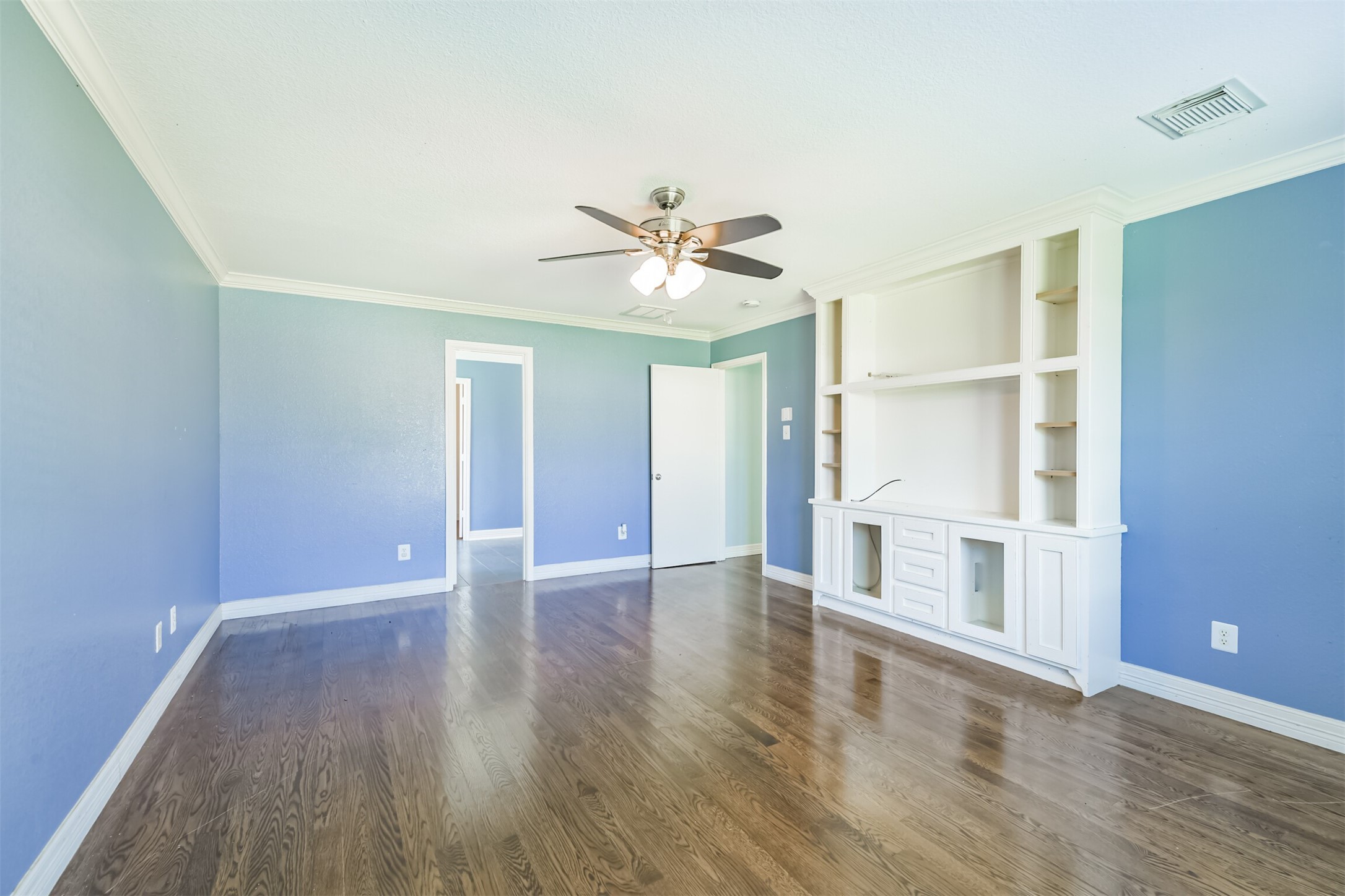 9207 Cribbage Court Houston, TX 77083 - Photo 33 of 47 Primary bedroom