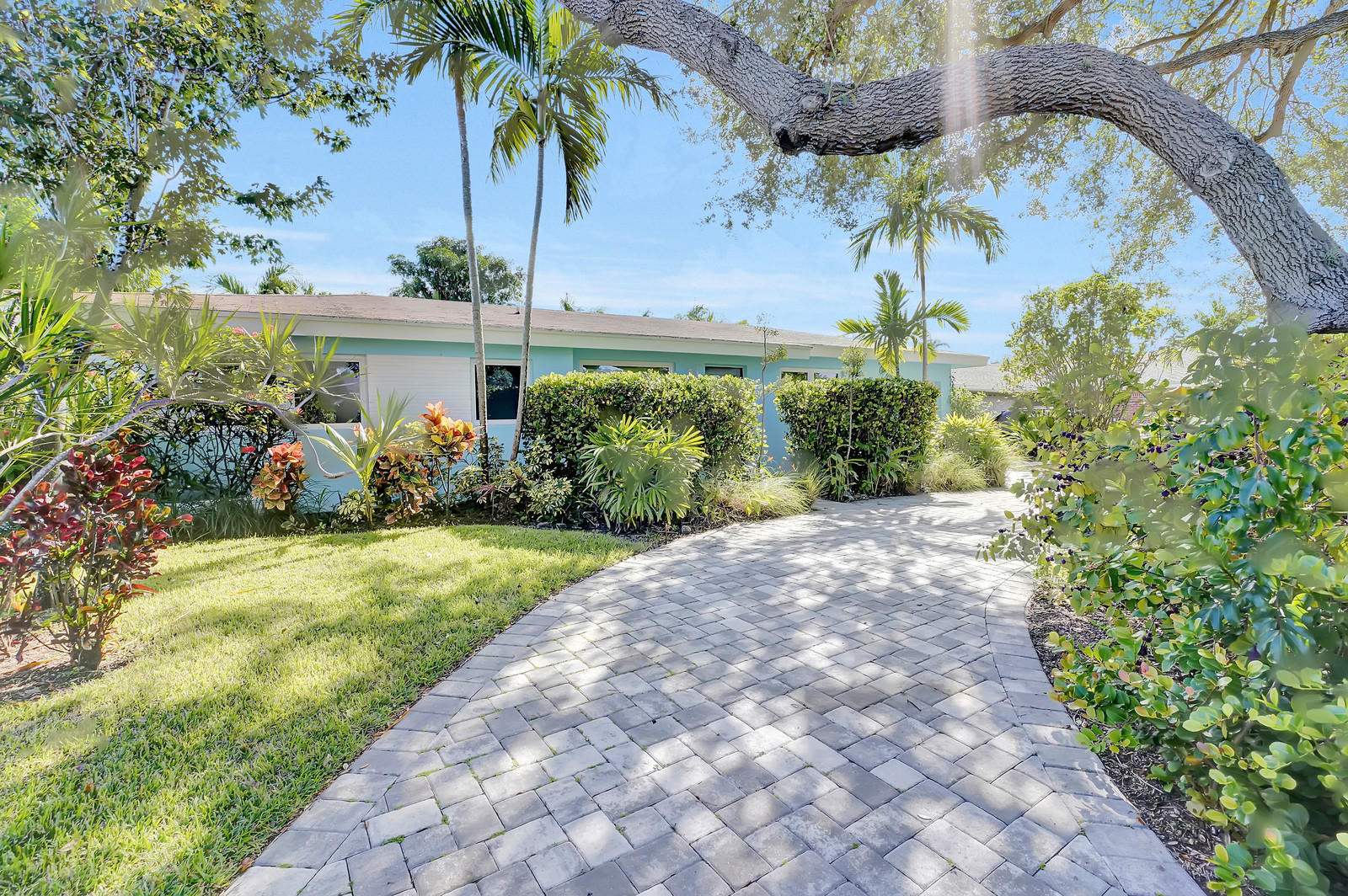 470 Northeast 34th Street Boca Raton, FL 33431 - Photo 2 of 28 01_Image_11_of_34_mls