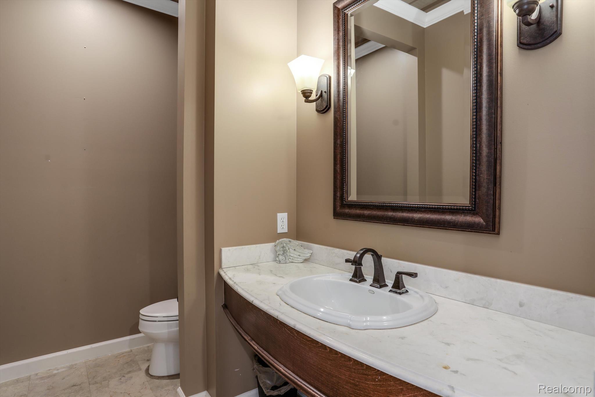 6984 Oakhurst Ridge Road Clarkston, MI 48348 - Photo 28 of 65 Powder Room