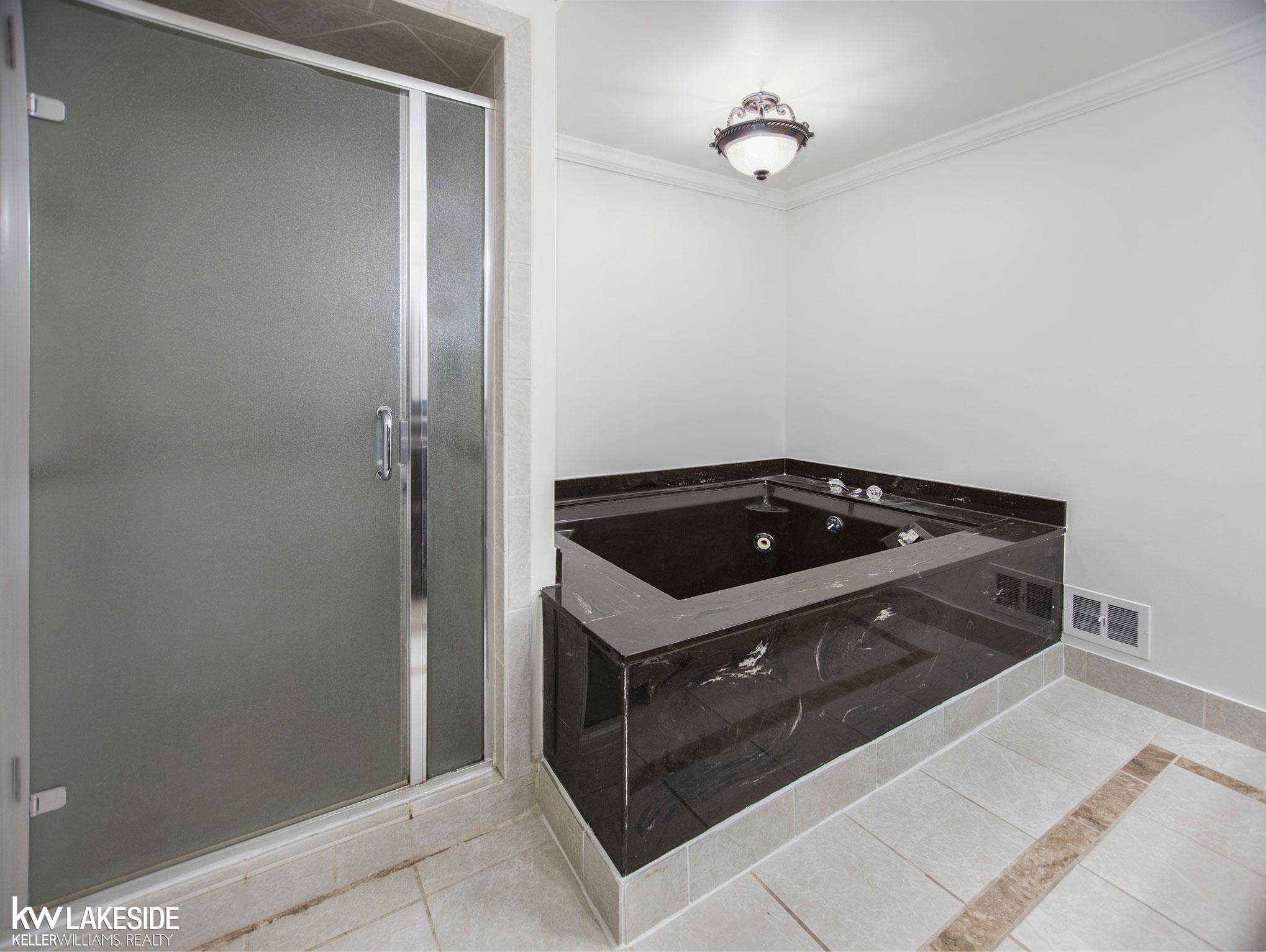 2681 Powderhorn Ridge Road Rochester, MI 48309 - Photo 7 of 46 50094977-6.JPG